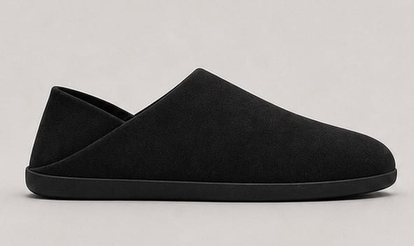 Clean lateral profile of the black Inyo Mule.